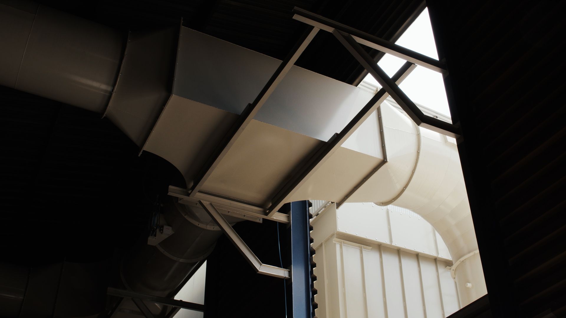 Ventilación industrial para convertidores de placas solares